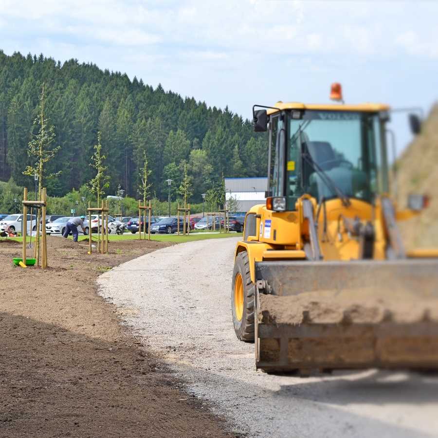 Oberboden Pflanzsubstrate aufbringen